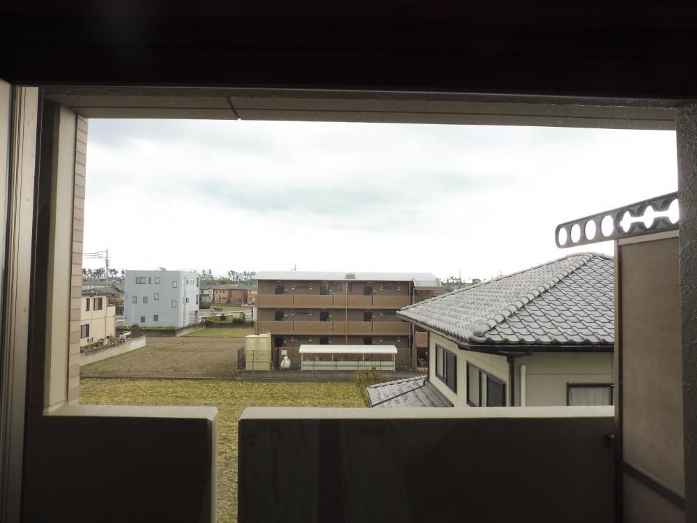 y]z@