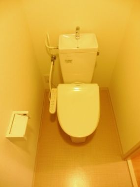 【トイレ】　【洗浄機能付き便座】
※イメージ写真